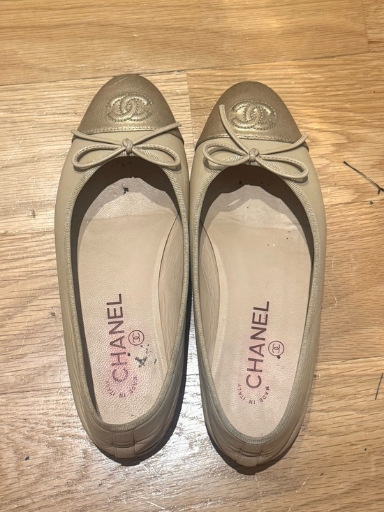 CHANEL Shoes - CHANEL Beige and Gold Cap-Toe Leather Ballet Flats